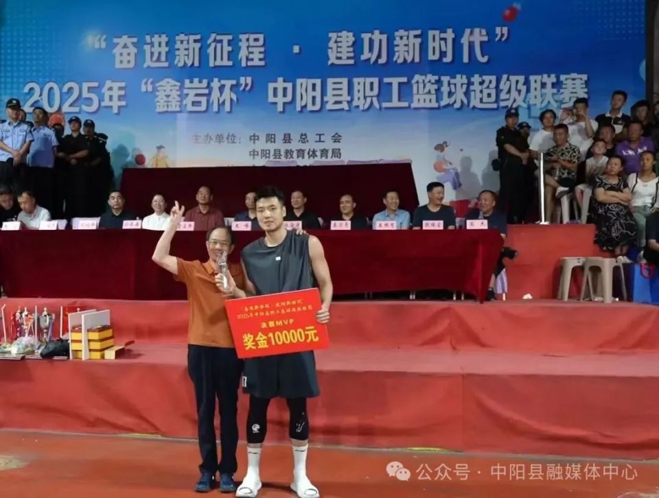 群众呈现了