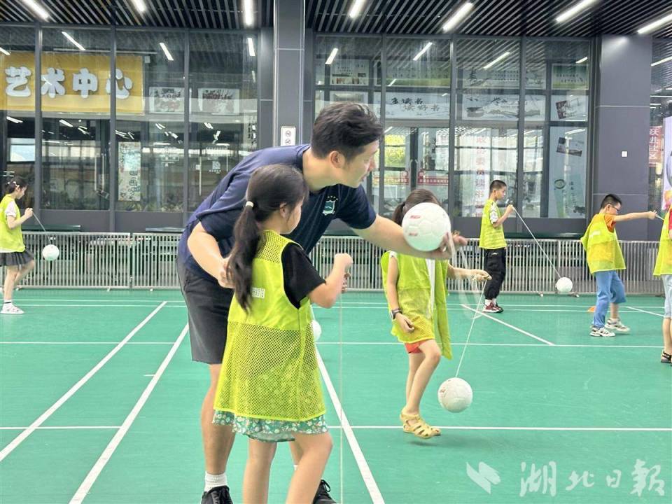 地展示起了, 就是校队成, bt